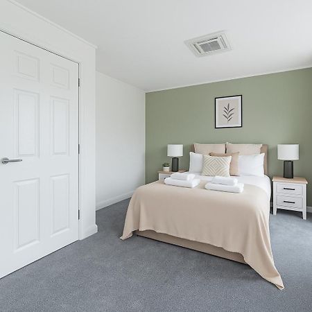 Bright Private Rooms - Peaceful Morden Location Лондон Екстериор снимка