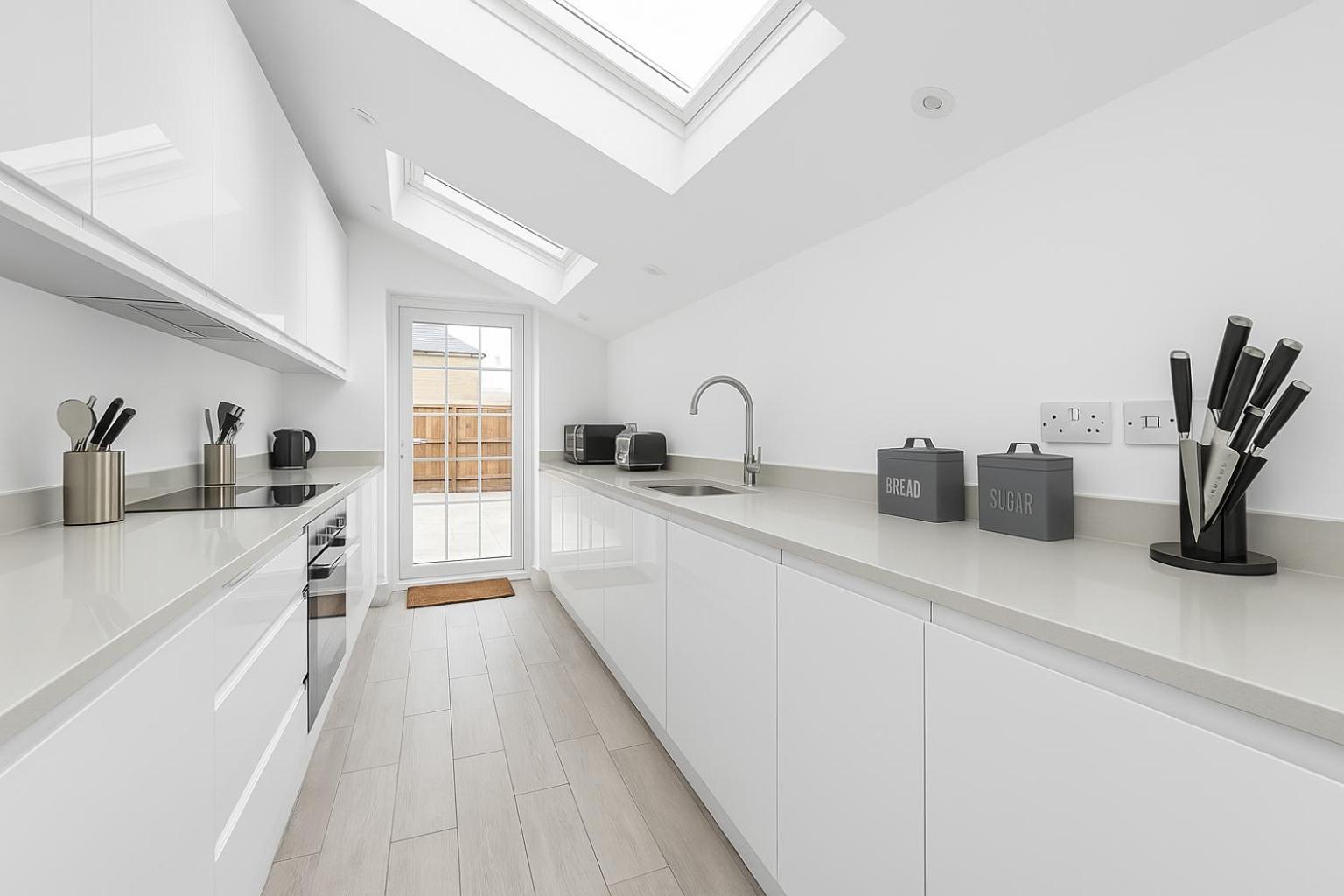 Bright Private Rooms - Peaceful Morden Location Лондон Екстериор снимка